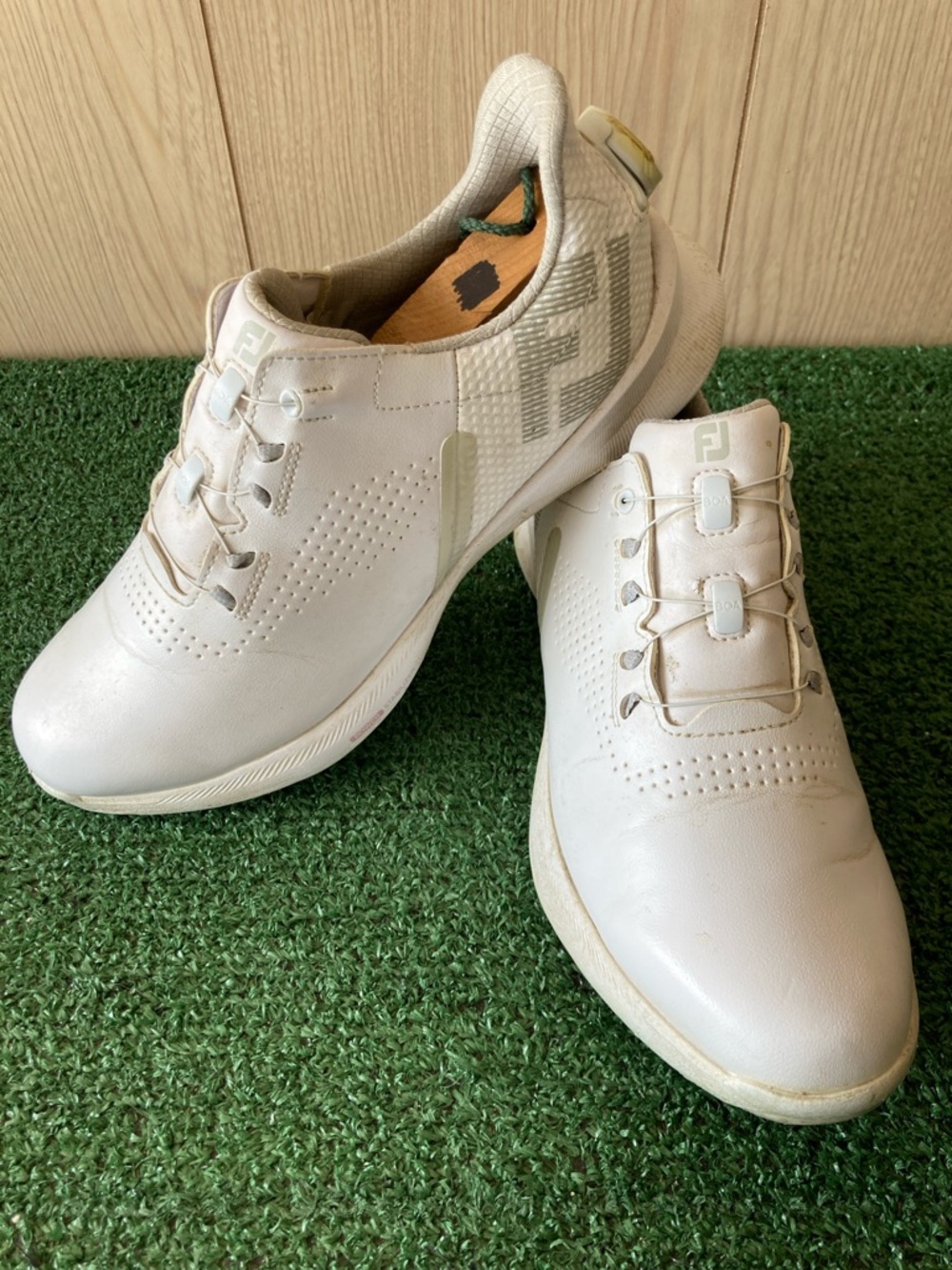 FootJoy Women's Fuel Previous Season Spikeless Golf Shoe Size 8M (OKPM-04-016)